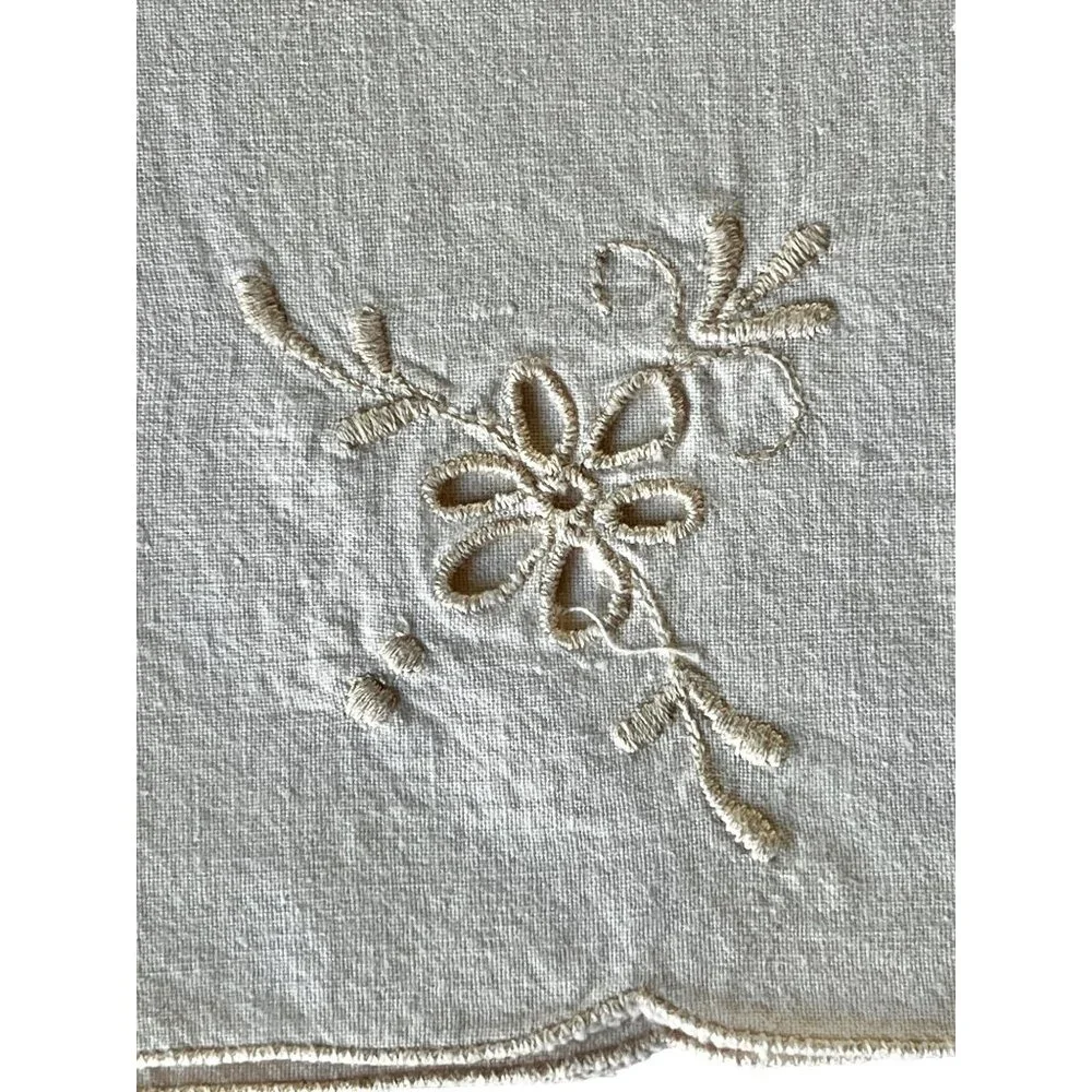 8 Pale Pink Embroidered Cotton Napkins Cutwork  Scalloped Edges 15.25x15.25
